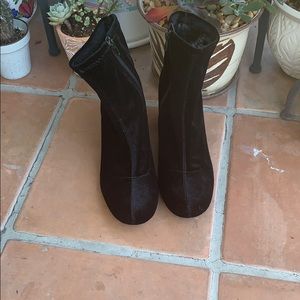 Mia velvet Vicki booties